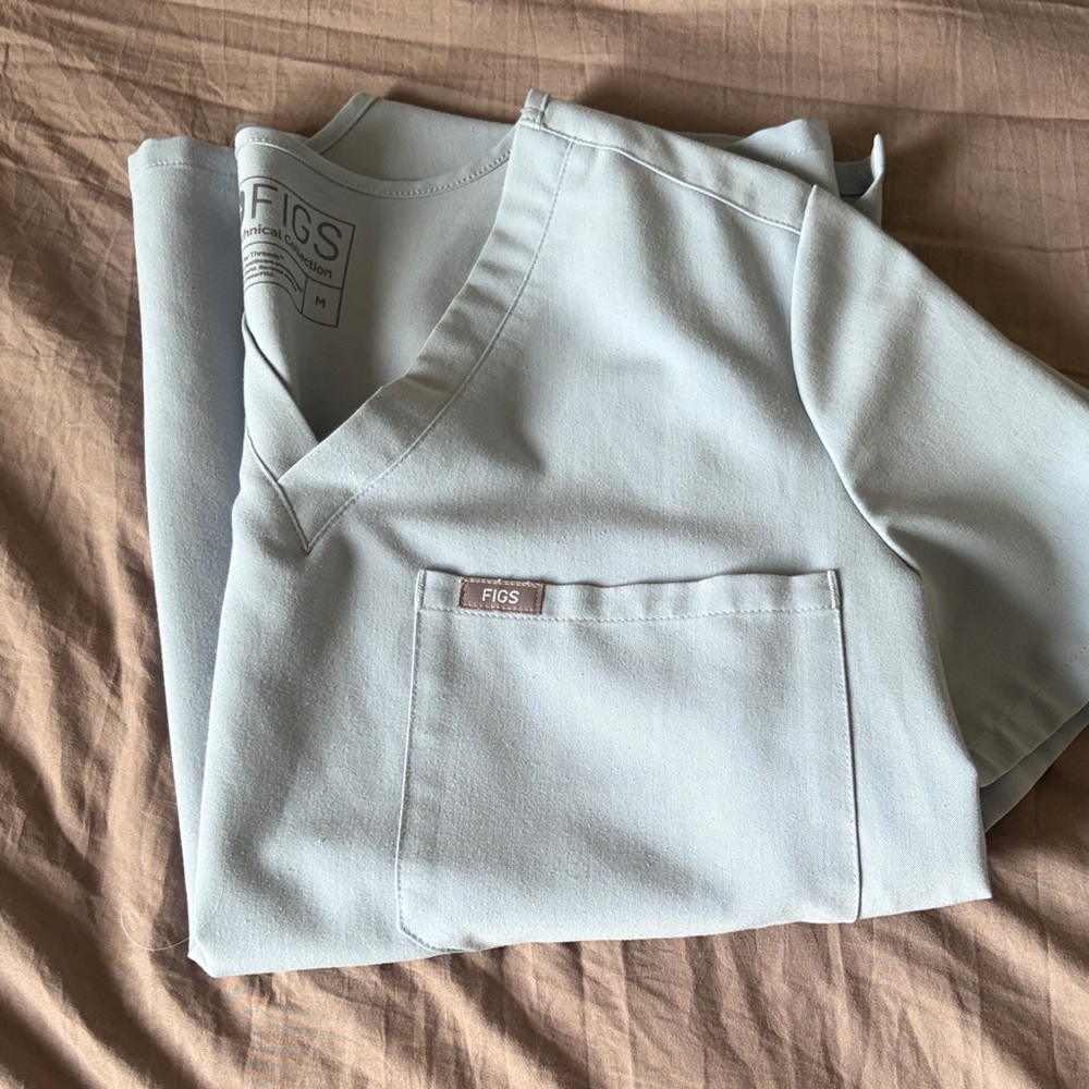 Figs Catrina one pocket scrub top dusky blue